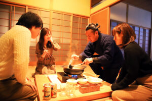 古民家の囲炉裏でお鍋